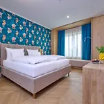 Der Einrichter Bed and Breakfast Στράουμπινγκ
