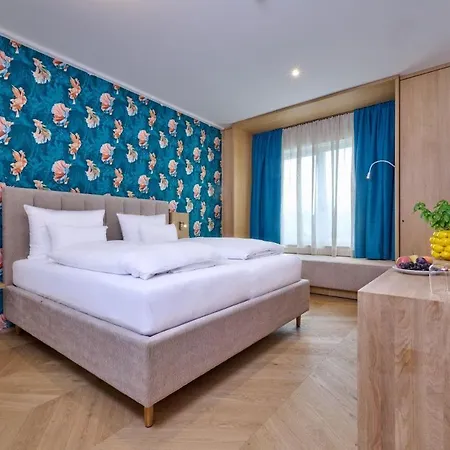 Der Einrichter Bed and Breakfast Στράουμπινγκ