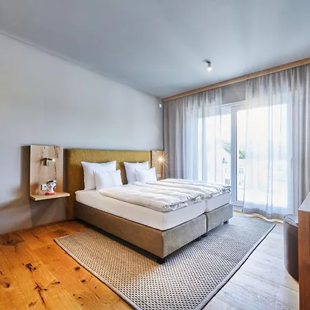 Oda ve Kahvaltı Der Einrichter Straubing