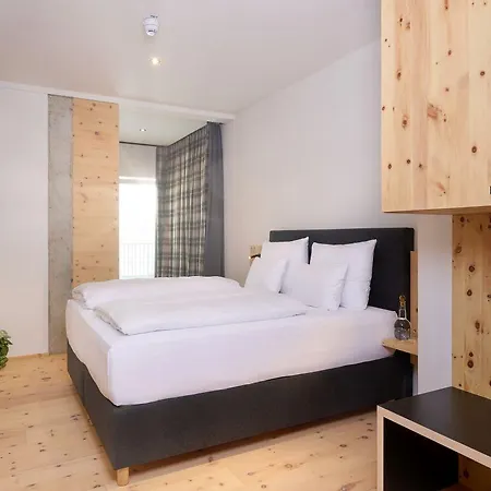 Der Einrichter Bed and Breakfast Στράουμπινγκ